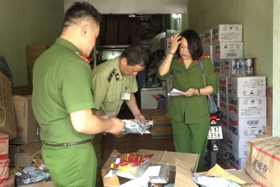 Kiểm tra một số cửa hàng trà sữa nghi sử dụng nguyên liệu trôi nổi