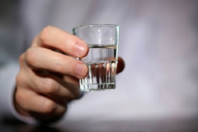 Điều đặn uống một ly rượu mỗi ngày có tốt cho sức khỏe?