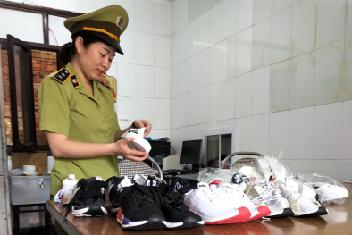 Hàng loạt hàng hóa có dấu hiệu giả mạo nhãn hiệu bị 'tóm'