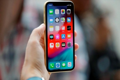 Một người Trung Quốc gửi iPhone giả, lừa Apple hàng trăm ngàn USD