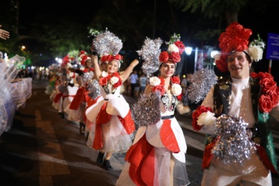 Khán giả hát sung, nhảy tưng bừng đêm Carnival Đà Nẵng Khán giả hát sung, nhảy tưng bừng đêm Carnival Đà Nẵng