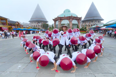 Đoan Trang, ST Sơn Thạch, John Huy Trần làm giáo khảo chung kết Flashmob 2019 'Sóng tuổi trẻ'