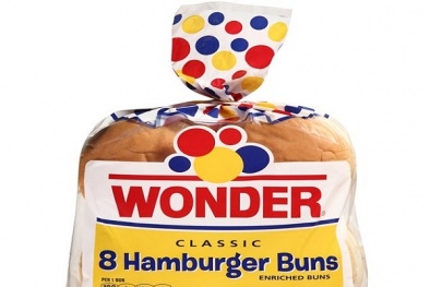Bánh hamburger và bánh mì xúc xích bị thu hồi vì chứa nhựa