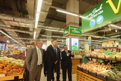 Đại sứ Hoa Kỳ hào hứng trải nghiệm siêu thị VinMart
