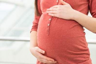Cảnh báo: Bỏ ngay nước tăng lực nếu muốn sinh em bé