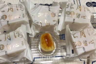Bánh trung thu ngoại nhập 'bung' hàng trước Rằm tháng Tám