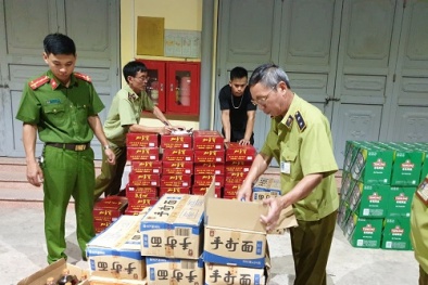 Nhập lậu mì thanh đóng gói, nước sốt đóng chai không rõ nguồn gốc