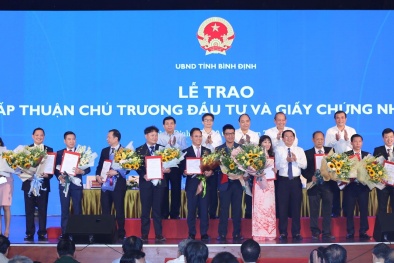 Bình Định trao Giấy chứng nhận đăng ký đầu tư cho 15 dự án với tổng số vốn trên 36.000 tỷ đồng