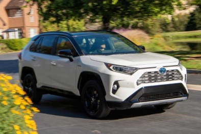 Toyota thu hồi hơn 18.000 mẫu RAV4 vì lỗi có thể gây va chạm ở đuôi xe