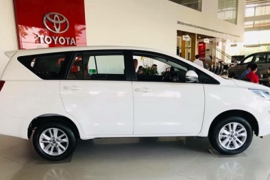 Bán nghìn xe/tháng, ô tô Toyota 7 chỗ 'hot' vẫn giảm giá mạnh 63 triệu đồng/chiếc