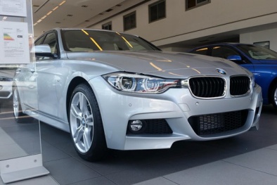 BMW bản 320i đang được giảm giá gần 300 triệu có gì hấp dẫn?