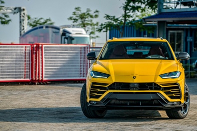 'Soi' siêu SUV Lamborghini Urus chính hãng vừa cập bến Việt Nam