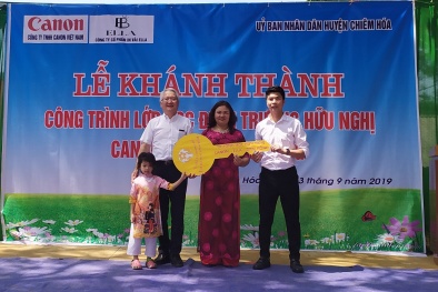 Tiếp sức năm học mới cho trường Tiểu học Canon - Ella - Đầm Hồng