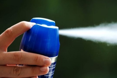 Thuốc xịt diệt côn trùng không mùi vẫn độc, dễ cháy tránh dùng sai cách