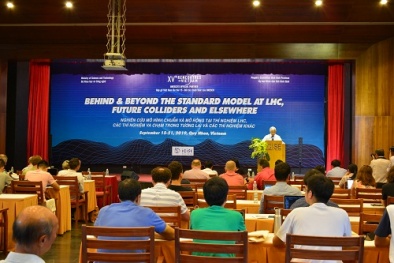 Nghiên cứu mô hình chuẩn và mở rộng tại thí nghiệm LHC