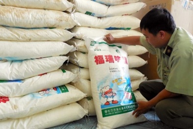 Sản xuất và buôn bán bột ngọt giả đối mặt với án tù lên đến chung thân