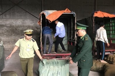 Giả danh thương binh sử dụng các xe mô tô ba bánh để vận chuyển hàng hóa nhập lậu