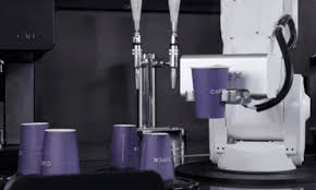 Độc đáo: Cánh tay robot pha chế cà phê tự động