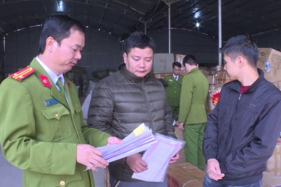 Phát hiện 6 tấn hàng không rõ nguồn gốc