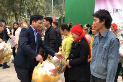 Mang xuân yêu thương lên Bản Bó, Hà Giang