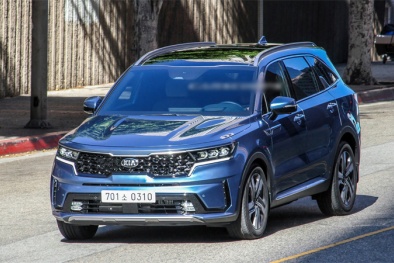 Kia Sorento thế hệ mới bất ngờ 'lộ diện' trên đường phố