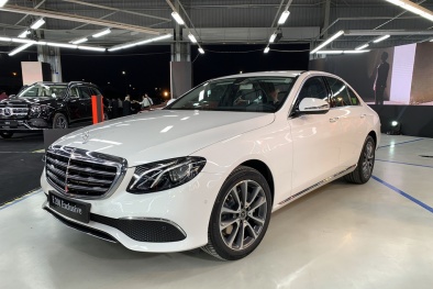 Đánh giá chi tiết mẫu Mercedes-Benz E180 giá 2,05 tỷ tại Việt Nam