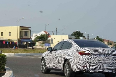 Mazda6 2020 bất ngờ lộ diện trên đường phố Việt Nam trong lớp ngụy trang kín mít