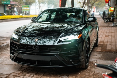 'Mãn nhãn' với siêu SUV Lamborghini Urus màu đen giá hơn 22 tỷ đồng độc nhất Việt Nam