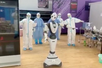 Trung Quốc sản xuất hàng loạt robot phục vụ bệnh nhân Covid-19 từ A-Z