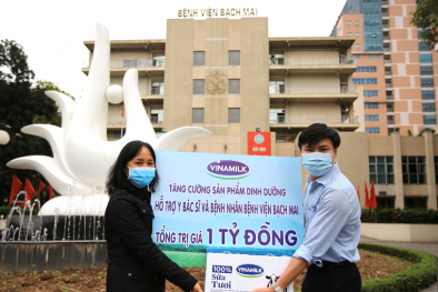 Vinamilk hỗ trợ 1 tỷ đồng tăng cường sản phẩm dinh dưỡng cho các y bác sĩ và bệnh nhân Bệnh viện Bạch Mai