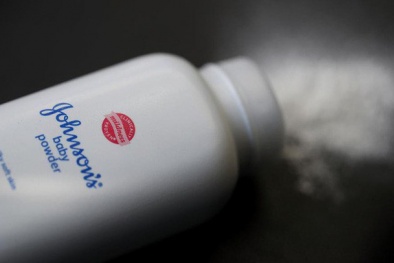 Johnson & Johnson chính thức ngừng sản xuất phấn rôm vì có chứa chất gây ung thư