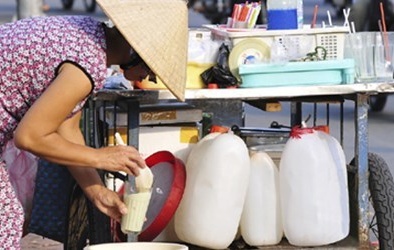 Sự thật kinh hoàng sau những chai sữa đậu nành giải nhiệt ngày hè