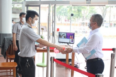 Doanh nghiệp Singapore hỗ trợ Đà Nẵng nhiều trang thiết bị phòng chống Covid-19