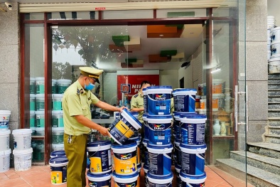 Lạng Sơn: Tạm giữ số lượng lớn sơn tường nhãn hiệu Dulux có dấu hiệu giả mạo