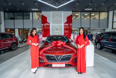 Khám phá showroom VinFast mới rộng gần 5.000m2 tại Hà Nội