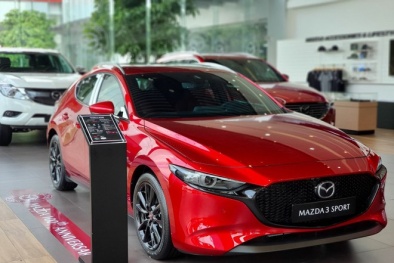 Cận cảnh Mazda3 phiên bản kỷ niệm 100 năm thương hiệu giá 869 triệu đồng