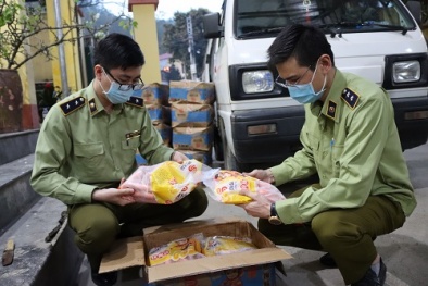 Phát hiện nhiều thực phẩm và thuốc mỡ bôi á sừng nhập lậu