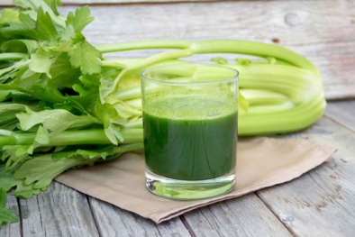 Tránh lạm dụng uống nước cần tây giữ dáng, đẹp da