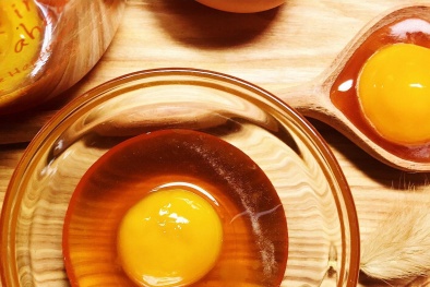 Thực hư thông tin trứng gà giả được làm từ cao su tràn lan trên mạng xã hội