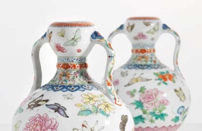 Cặp bình cổ tuyệt đẹp có giá ‘không tưởng’ gần 400 tỷ đồng có gì đặc biệt?