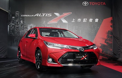 Cận cảnh Toyota Corolla Altis X 2017 ‘cực ngầu’ giá 593 triệu đồng