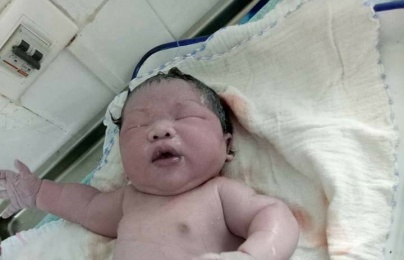 Vĩnh Phúc: Bé sơ sinh 7,1kg nặng nhất Việt Nam