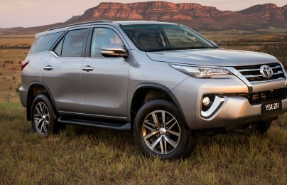 Ô tô 7 chỗ: Nên mua Toyota Innova hay Toyota Fortuner?