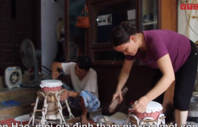 Video: Nghệ nhân thoăn thoắt làm 100.000 trống Trung thu vẫn không đủ bán