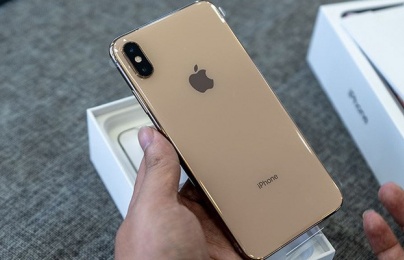 iPhone XS Max xách tay giá cao ngất ngưởng, người tiêu dùng liệu có móc hầu bao?