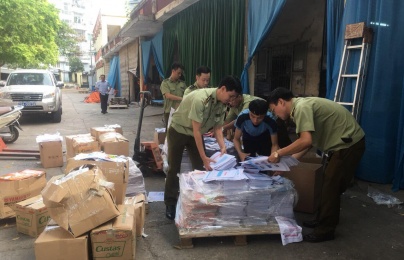 Tạm giữ 2.278kg bìa và ruột sách bán thành không rõ nguồn gốc, xuất xứ