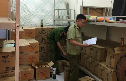 Phát hiện hàng nghìn chai rượu ngoại nghi nhập lậu