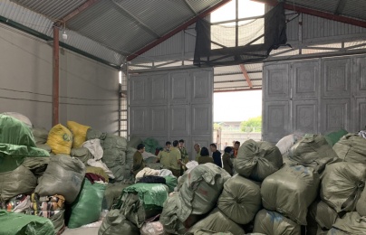 Triệt phá kho hàng nhập lậu quần áo đã qua sử dụng về gia công lại lớn nhất miền Bắc