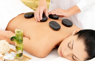 Massage bằng đá nóng tiềm ẩn nhiều rủi ro và không phải ai cũng có thể sử dụng