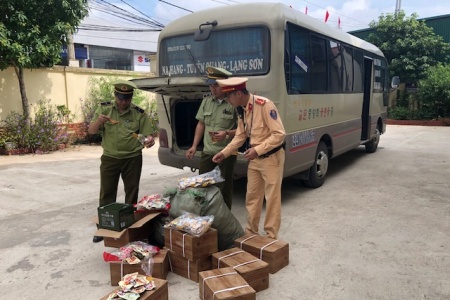 Chân gà, cánh gà ướp nhập lậu tràn lan, người dùng sử dụng thường xuyên có thể 'lĩnh đủ' bệnh